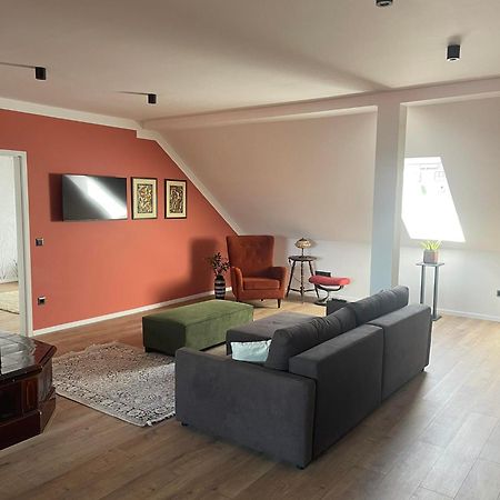 Hotello Apartmanhaz Es Panzio زالاجيرسيج المظهر الخارجي الصورة