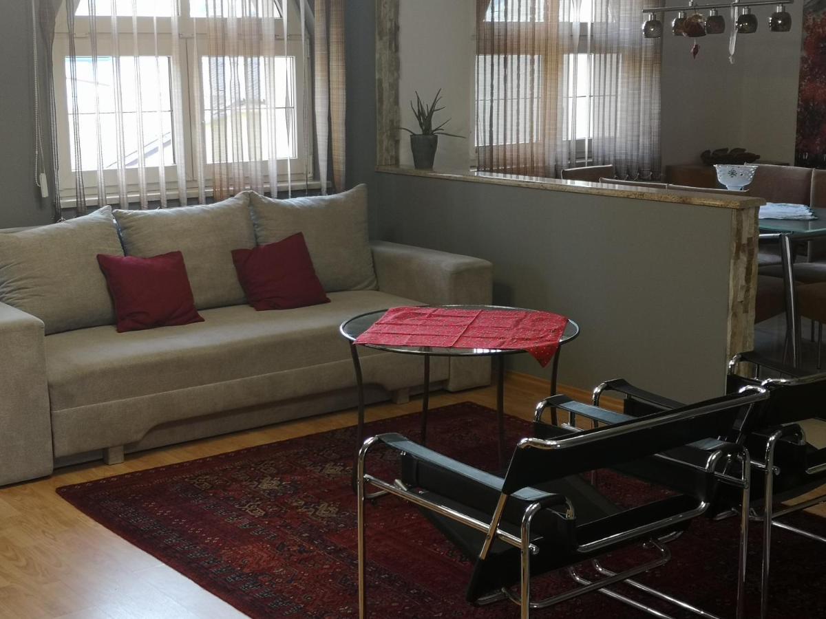 Hotello Apartmanhaz Es Panzio زالاجيرسيج المظهر الخارجي الصورة