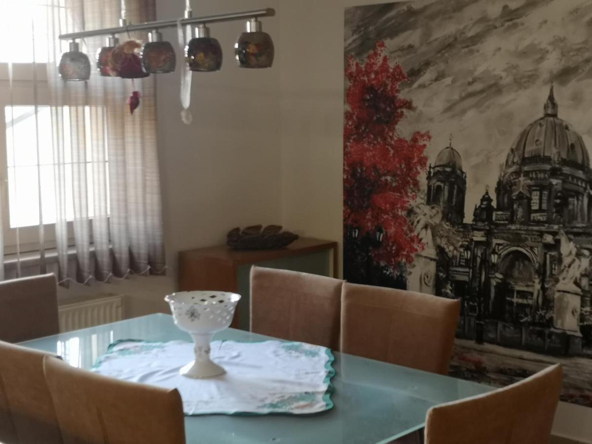 Hotello Apartmanhaz Es Panzio زالاجيرسيج المظهر الخارجي الصورة