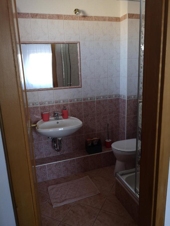 Hotello Apartmanhaz Es Panzio زالاجيرسيج المظهر الخارجي الصورة
