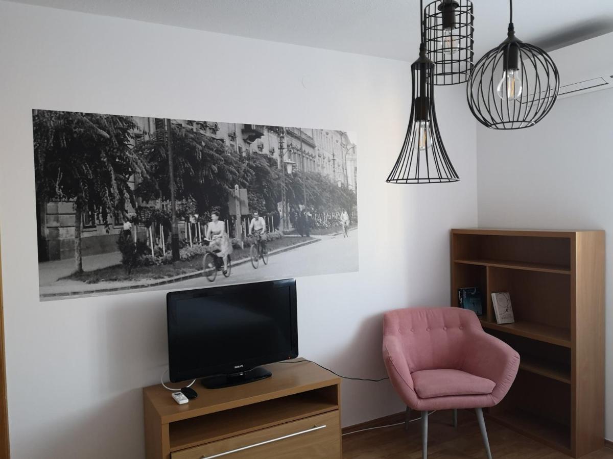 Hotello Apartmanhaz Es Panzio زالاجيرسيج المظهر الخارجي الصورة