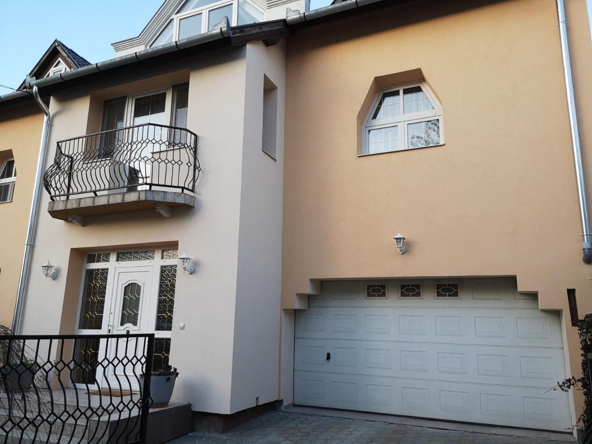 Hotello Apartmanhaz Es Panzio زالاجيرسيج المظهر الخارجي الصورة