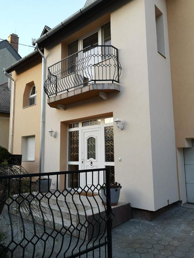 Hotello Apartmanhaz Es Panzio زالاجيرسيج المظهر الخارجي الصورة
