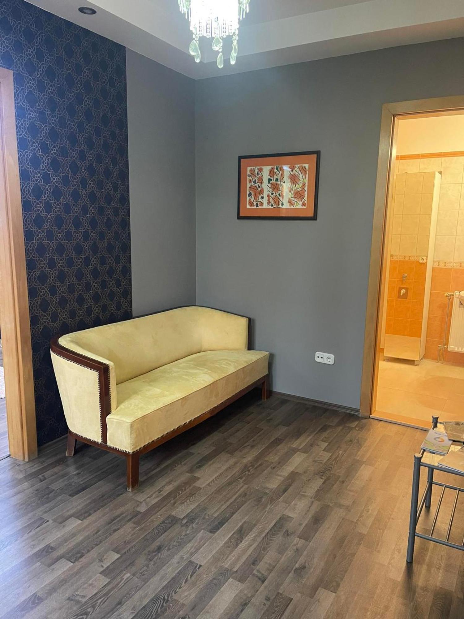 Hotello Apartmanhaz Es Panzio زالاجيرسيج المظهر الخارجي الصورة