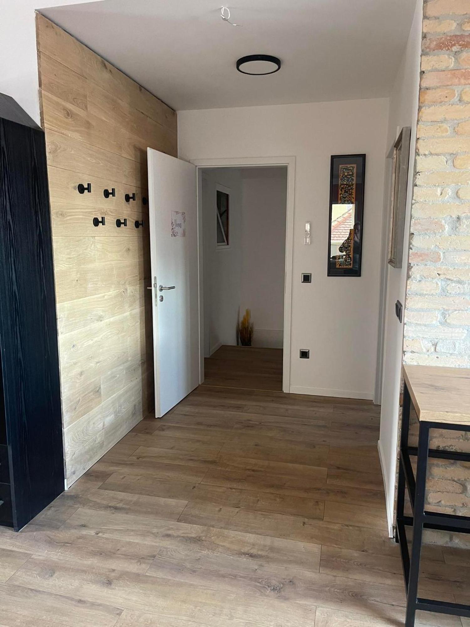 Hotello Apartmanhaz Es Panzio زالاجيرسيج المظهر الخارجي الصورة